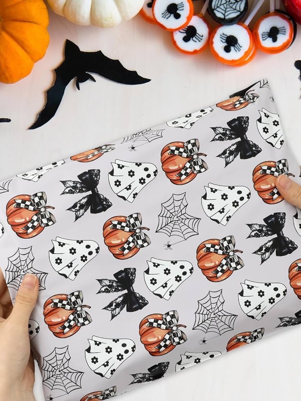Polymailer Value Pack/Halloween Pumpkin, Ghost and Bows Pattern
(10”x13”) Qty:20 - Picture 4 of 4
